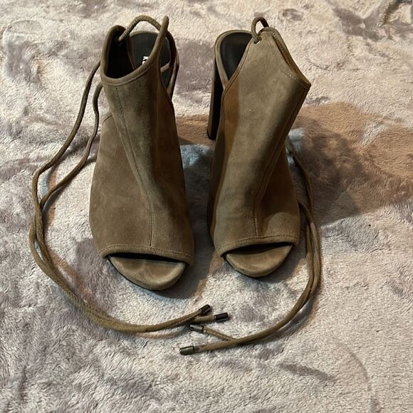 Kenneth Cole peep toe tie  Heels size 7.5 - Picture 2 of 8